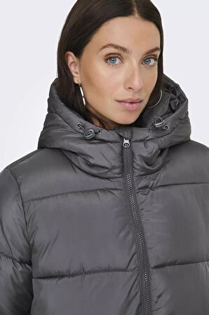 Only Kadın Onlmontana Kapüşonlu Uzun Şişme Mont 15226559 Gri