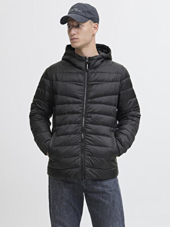 Jack & Jones JJWEST Light Puffer Hood Erkek Mont – Hafif Şişme Kapüşonlu Suya Dayanıklı Kışlık Ceket 