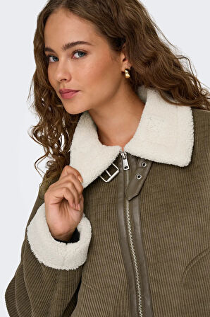 Only Kadın Onlkıngston Yakası ve İçi Kürklü Çift Cepli Mont 15348995 Kahverengi