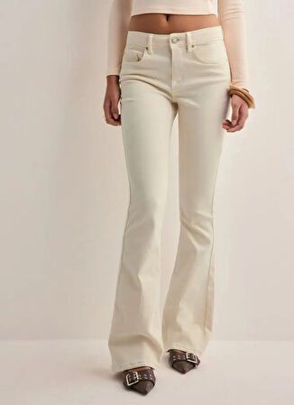 Vero Moda Orta Bel Geniş Paça Flare Krem Kadın Denim Pantolon VMFLASH MR FLARED CORDUROY PANTS NO