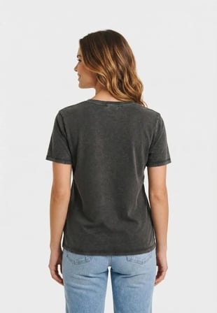 Only ONLLUCY S/S EMB. TOP BOX CC CS JRS Siyah Kadın T-Shirt 15366076