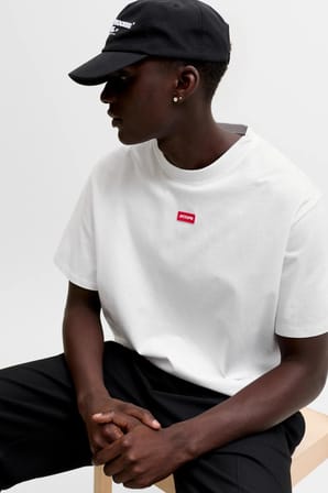 JCOCLUB BADGE TEE SS CREW NECK 