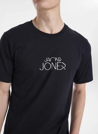 Jack & Jones Siyah Erkek Regular Fit Logo Baskılı T-Shirt 12306242 JORCURVE TEE SS CREW BSS26