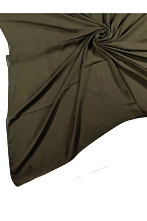 Mısırlı Eşarpları Queen Krep Düz Renk Eşarp 110x110 Cm