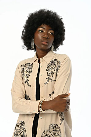 KADIN ÖNÜ TAŞ İŞLEMELİ OVERSİZE GÖMLEK