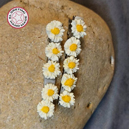 Uretti - Hülya 6683 5602 El Yapımı Polimer Kil Beyaz Papatya Çiçeği Tasarımlı 2'li Yan Saç Tokası / 6,5 Cm