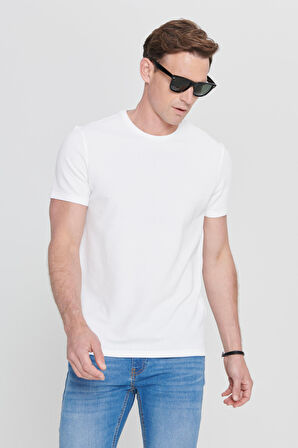 Erkek Beyaz Slim Fit Dar Kesim Bisiklet Yaka Kısa Kollu Yumuşak Tuşeli Basic Tişört