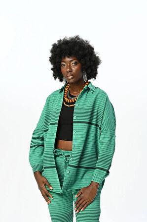 Yatay Çizgi Desenli Oversize Kesim Gömlek