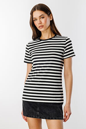 Kadın Çizgili Kısa Kollu T-shirt ÇİZGİLİ-T-SHIRT