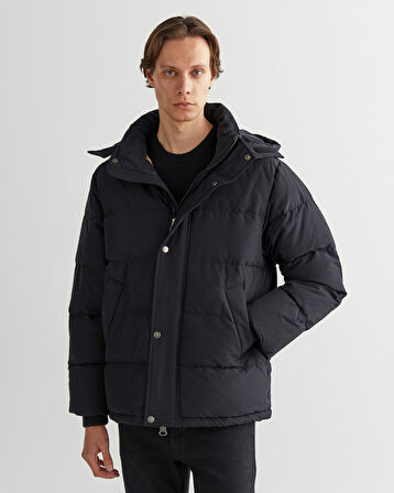 GANT Erkek Siyah Kapüşonlu Kaz Tüyü Mont