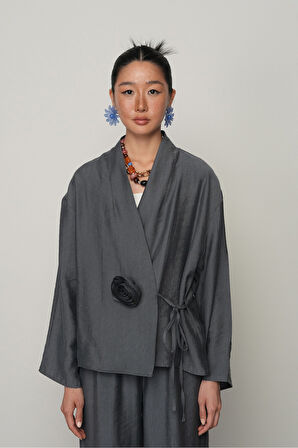 Kadın Gül Detaylı Yandan Bağlamalı Düz Renk Kimono-Ceket
