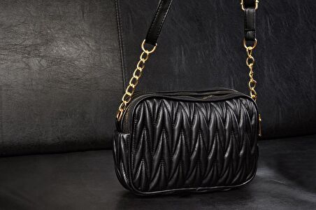 SİA ÇANTA Büzgülü Kapitone Desenli Üç Fermuarlı Gözlü  Çapraz Askılı Şık & Kullanışlı Kadın  Çanta