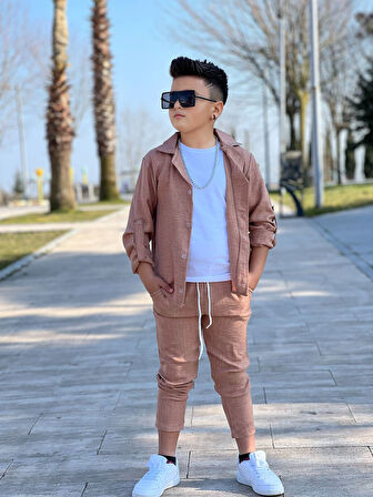 MODAVALS KOL KATLAMALI KETEN GÖMLEK & BELİ LASTİKLİ KETEN PANTOLON & PAMUKLU TSHIRT & ZİNCİR AKSESUAR 4LÜ KETEN ERKEK ÇOCUK TAKIM