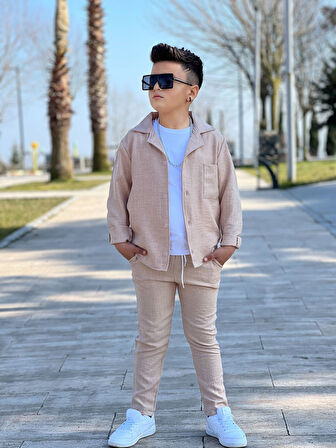 MODAVALS KOL KATLAMALI KETEN GÖMLEK & BELİ LASTİKLİ KETEN PANTOLON & PAMUKLU TSHIRT & ZİNCİR AKSESUAR 4LÜ KETEN ERKEK ÇOCUK TAKIM