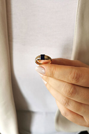 Bombeli Siyah Mineli Altın Yüzük