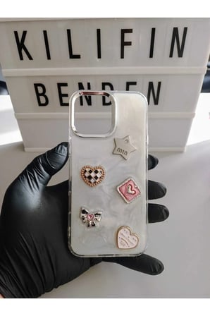 İphone 16 Pro Max Taşlı Kılıf Modeli