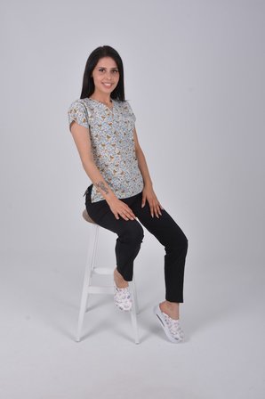 Unisex Gri Ayıcık Desenli Esnek Likralı Hemşire Doktor Scrubs Takımı