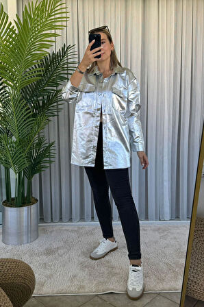 Oversize Varaklı Gümüş Gabardin Gömlek