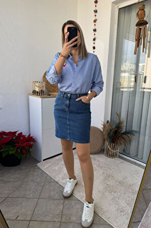 Kalp Nakışlı Oversize Beyaz Çizgili Mavi Gömlek