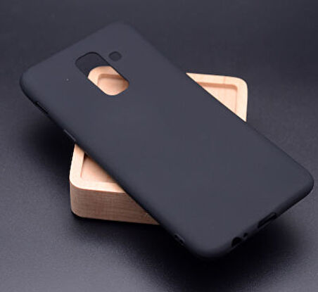 Samsung Galaxy A6 2018 Kılıf Esnek Premier Silikon Kapak