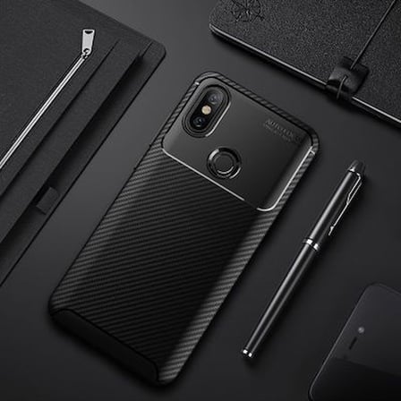 Xiaomi Mi A2 Lite Kılıf Karbon Desenli Esnek Yüksek Kaliteli Meteryalden Üretilmiş Silikon Kapak RYC/Negro