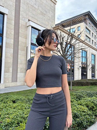 BİÇOMİ Bol paça pantolonlu alt üst takım