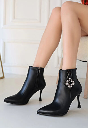 BİÇOMİ Moose Siyah Cilt Topuklu Bot