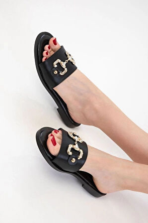 BİÇOMİ Toha Siyah Cilt Tokalı Terlik