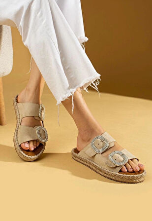 BİÇOMİ Hertas Bej Nubuk Tokalı Terlik