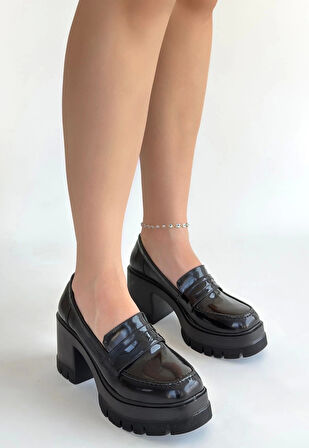 BİÇOMİ Janes Siyah Rugan Dolgu Topuk Ayakkabı