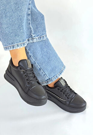 BİÇOMİ Natte Siyah Cilt Bağcıklı Spor Ayakkabı