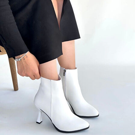 BİÇOMİ Mişha Beyaz Cilt Topuklu Bot