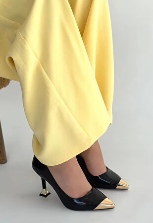 BİÇOMİ Artem Siyah Rugan Topuklu Ayakkabı