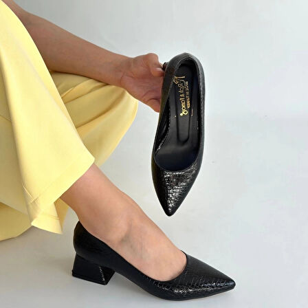 BİÇOMİ Meort Siyah Rugan Topuklu Ayakkabı