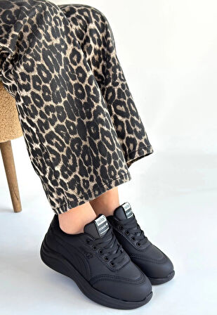 BİÇOMİ Yejja Siyah Cilt Bağcıklı Spor Ayakkabı