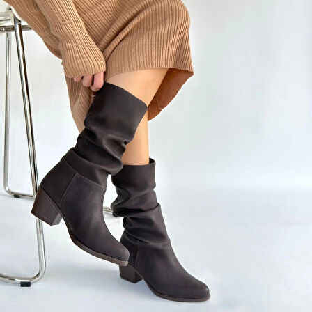 BİÇOMİ Yior Kahverengi Nubuk Topuklu Bot