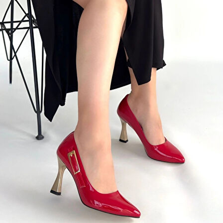 BİÇOMİ Motya Kırmızı Rugan Topuklu Ayakkabı