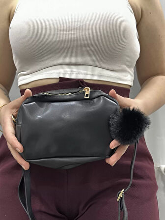 BİÇOMİ Ponpon siyah cilt çanta