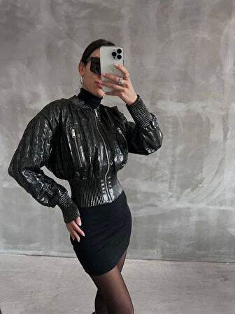 BİÇOMİ Beli büzgülü crop deri ceket siyah