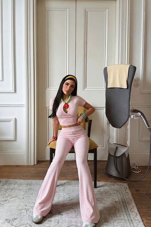Pembe Titti Anahtar Deliği Yaka Crop Üst İspanyol Paça Takım ATE-5842