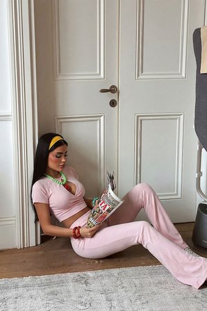 Pembe Titti Anahtar Deliği Yaka Crop Üst İspanyol Paça Takım ATE-5842