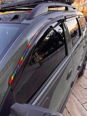 Mercedes E200 Cam Rüzgarlığı Renkli Kromlu 1990-1995 Arası 4-Lü
