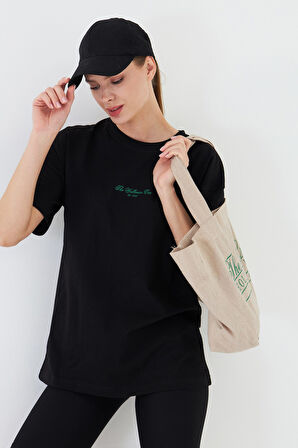 The Wellness Era Kadın Beyaz %100 Pamuk Tişört Yeşil Yazılı Bez Çanta Seti