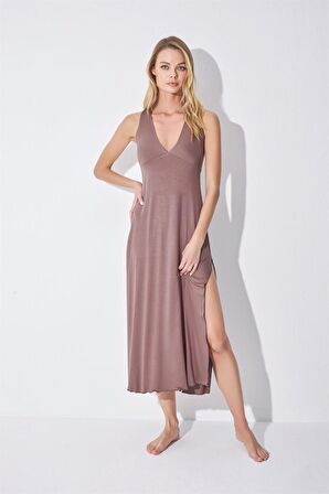 Monamise Kadın Göğüs ve Sırt Dekoteli Brode Dantelli Yırtmaçlı Gecelik 18508 