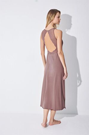 Monamise Kadın Göğüs ve Sırt Dekoteli Brode Dantelli Yırtmaçlı Gecelik 18508 