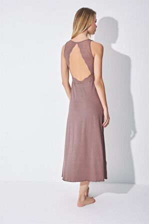 Monamise Kadın Göğüs ve Sırt Dekoteli Brode Dantelli Yırtmaçlı Gecelik 18508 