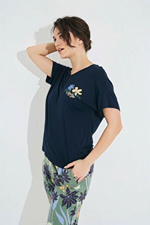 Çiçek ve Yaprak Baskılı "Summer Vacation" Pijama Takımı