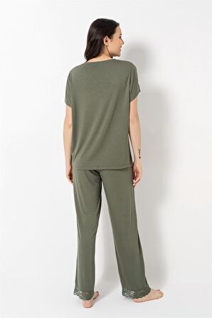 Kısa Kollu V Yakalı Dantelli Pijama Takımı