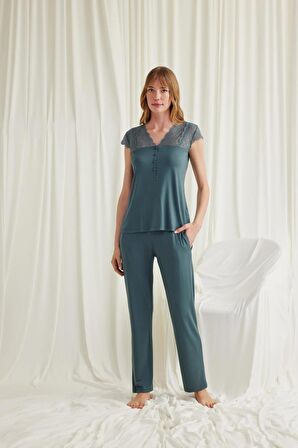 Monamise Kadın Yakası Kolu ve Omzu Dantelli Önü Düğmeli Pijama Takımı 18540 