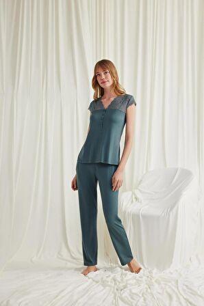 Monamise Kadın Yakası Kolu ve Omzu Dantelli Önü Düğmeli Pijama Takımı 18540 